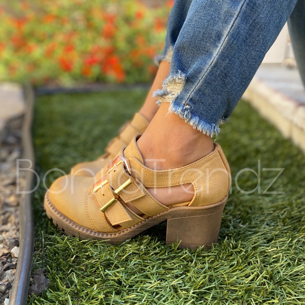 Beige Vegan Leather Grunge 90s Vibe Ankle Booties